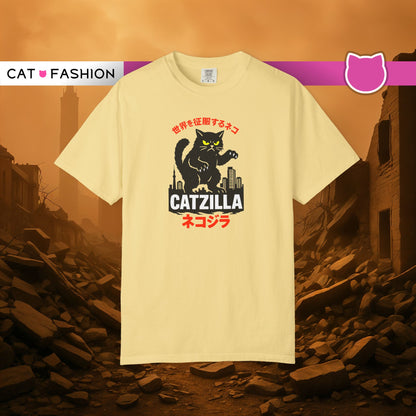 T-Shirt: Catzilla – Funny Japanese Monster Cat Meme Graphic Tee – Godzilla Parody Unisex Shirt for Cat Lovers & Otaku Vibes