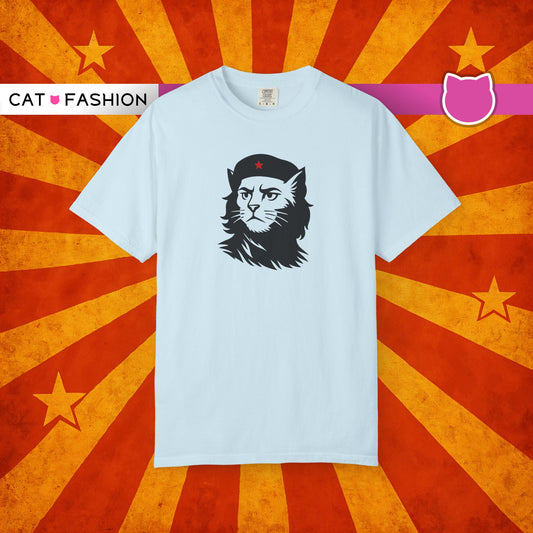 T-Shirt: Revolutionary Cat - Funny Che-Inspired Graphic Tee - Iconic Unisex Shirt for Cat Lovers and Political Satire Fans