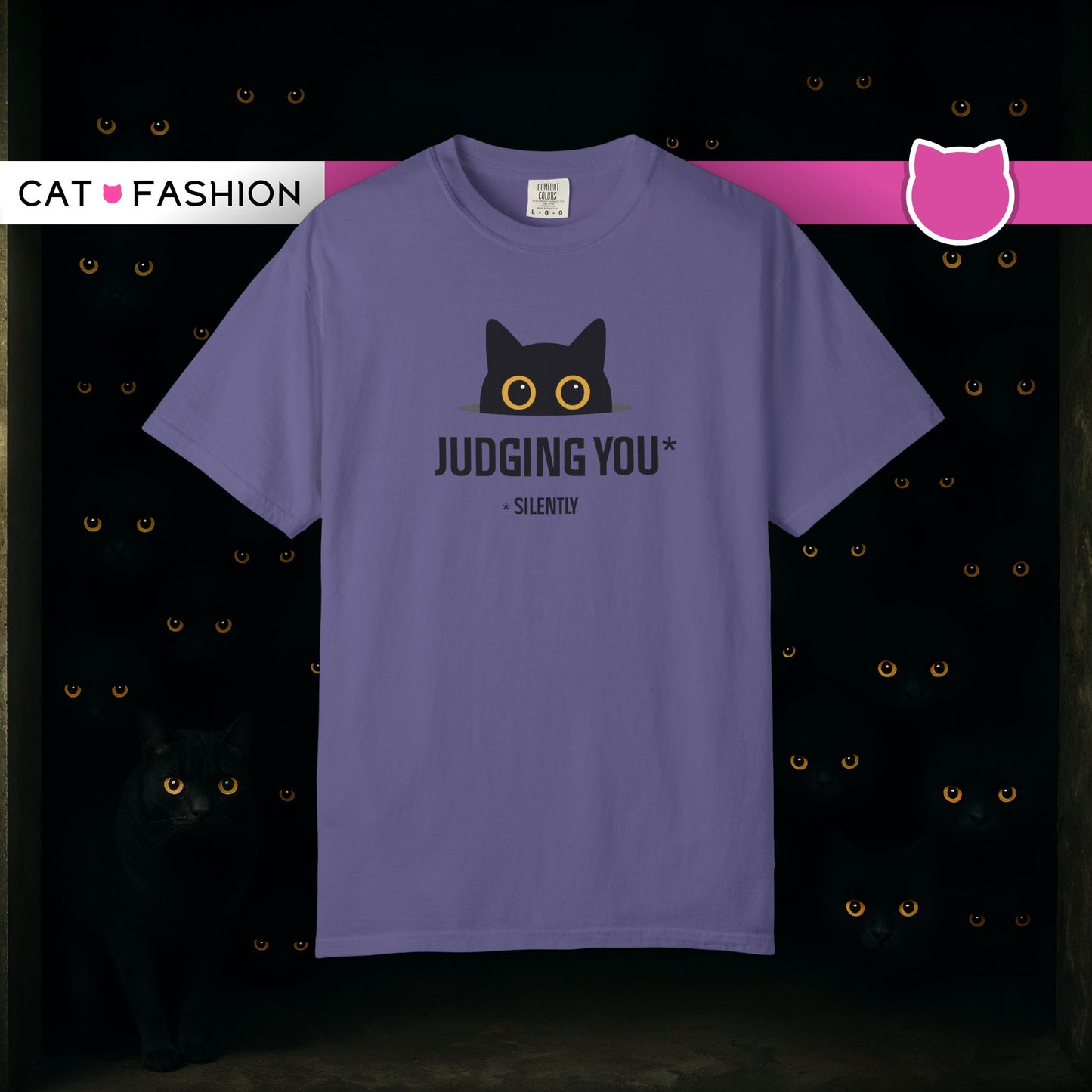 T-Shirt: Judging You. Silently – Funny Black Cat Eyes Graphic Tee – Snarky Unisex Shirt for Introverts & Cat Lovers
