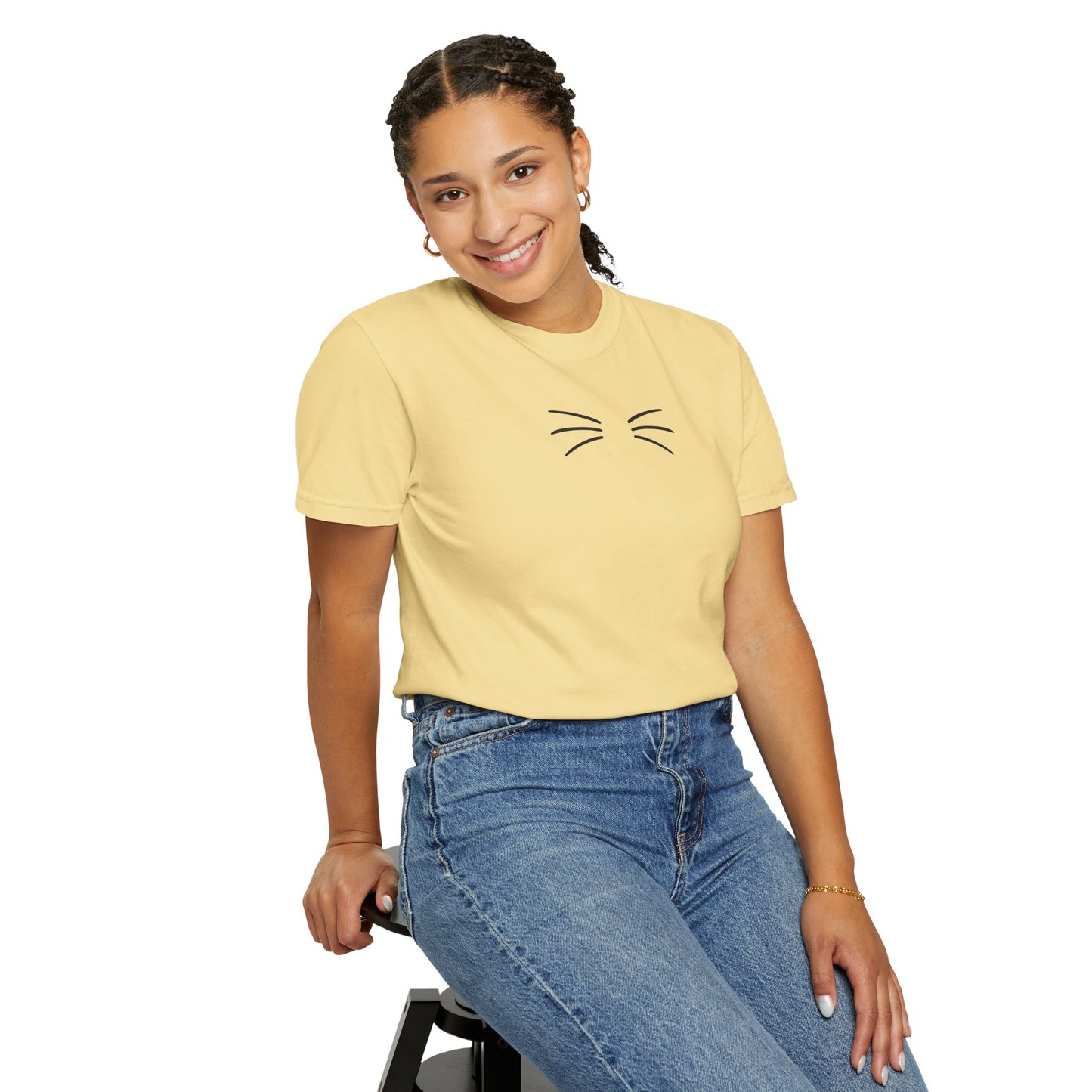 T-Shirt: Just Cat Whiskers – Minimalist Kitty Graphic Tee – Simple Cute Design Unisex Shirt for Everyday Style