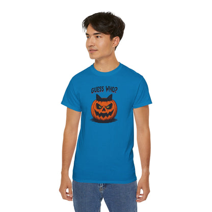T-Shirt: Guess Who? – Halloween Cat Pumpkin Graphic Tee – Spooky Funny Unisex Shirt for Scary Season