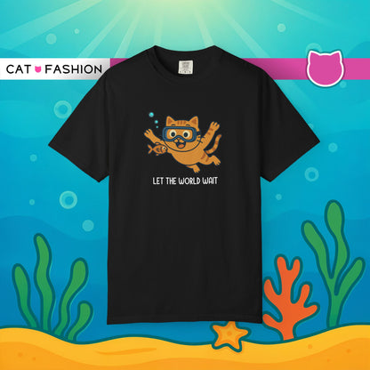 T-Shirt: Let The World Wait - Funny Swimming Cat Graphic Tee - Cute Unisex Shirt for Cat Lovers & Chill Vibes
