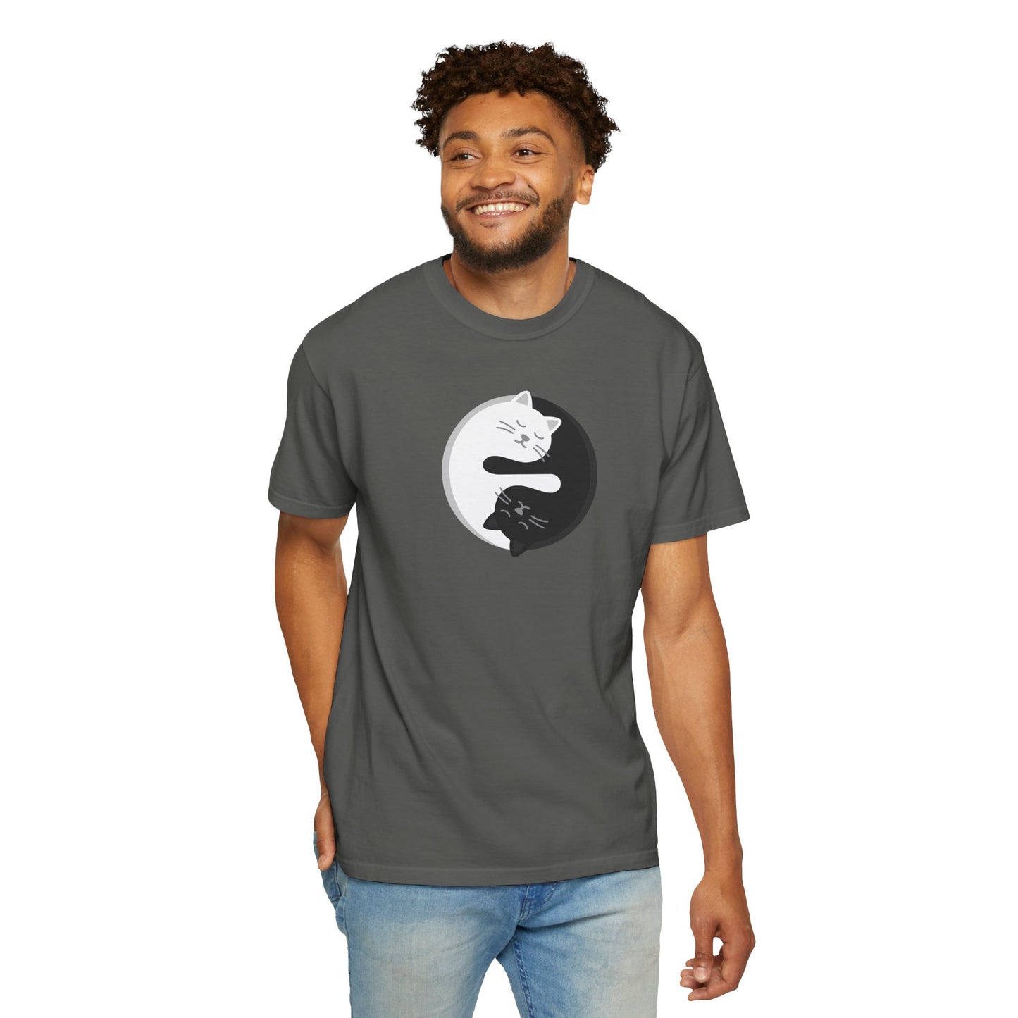T-Shirt: Yin Yang Cats - Minimalist Zen Kitty Graphic Tee - Cute Black & White Cat Unisex Shirt for Balance and Chill Vibes