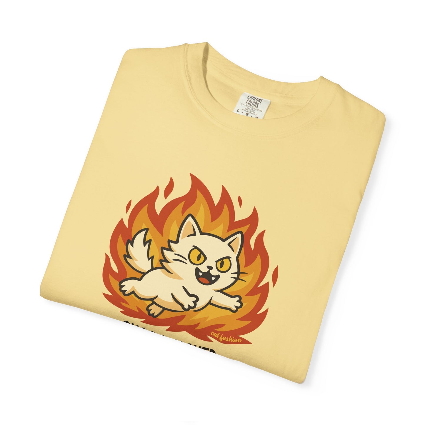 T-Shirt: Chaos Maker – Wild Cat in Flames Graphic Tee – Funny Unisex Shirt for Rebels, Gamers & Agents of Mayhem
