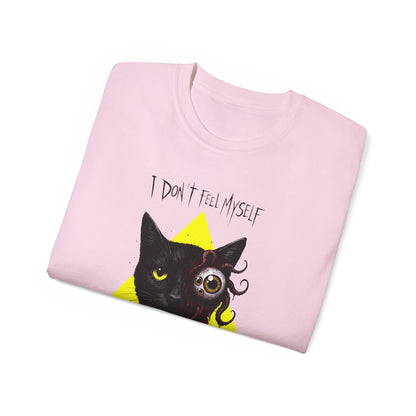 T-Shirt: I Don’t Feel Myself – Alien Horror Cat Graphic Tee – Creepy Gothic Unisex Shirt for Halloween & Sci-Fi Fans