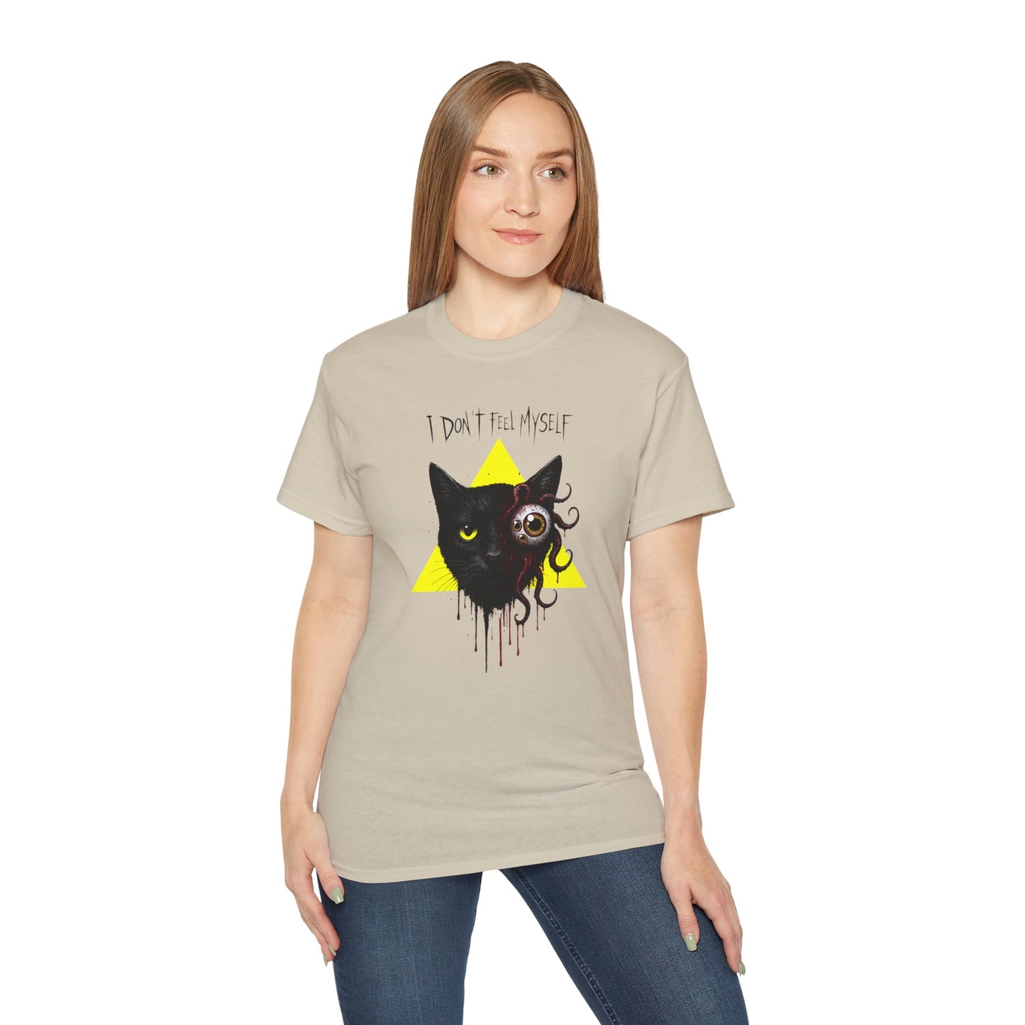 T-Shirt: I Don’t Feel Myself – Alien Horror Cat Graphic Tee – Creepy Gothic Unisex Shirt for Halloween & Sci-Fi Fans
