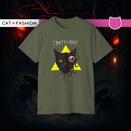 T-Shirt: I Don’t Feel Myself – Alien Horror Cat Graphic Tee – Creepy Gothic Unisex Shirt for Halloween & Sci-Fi Fans