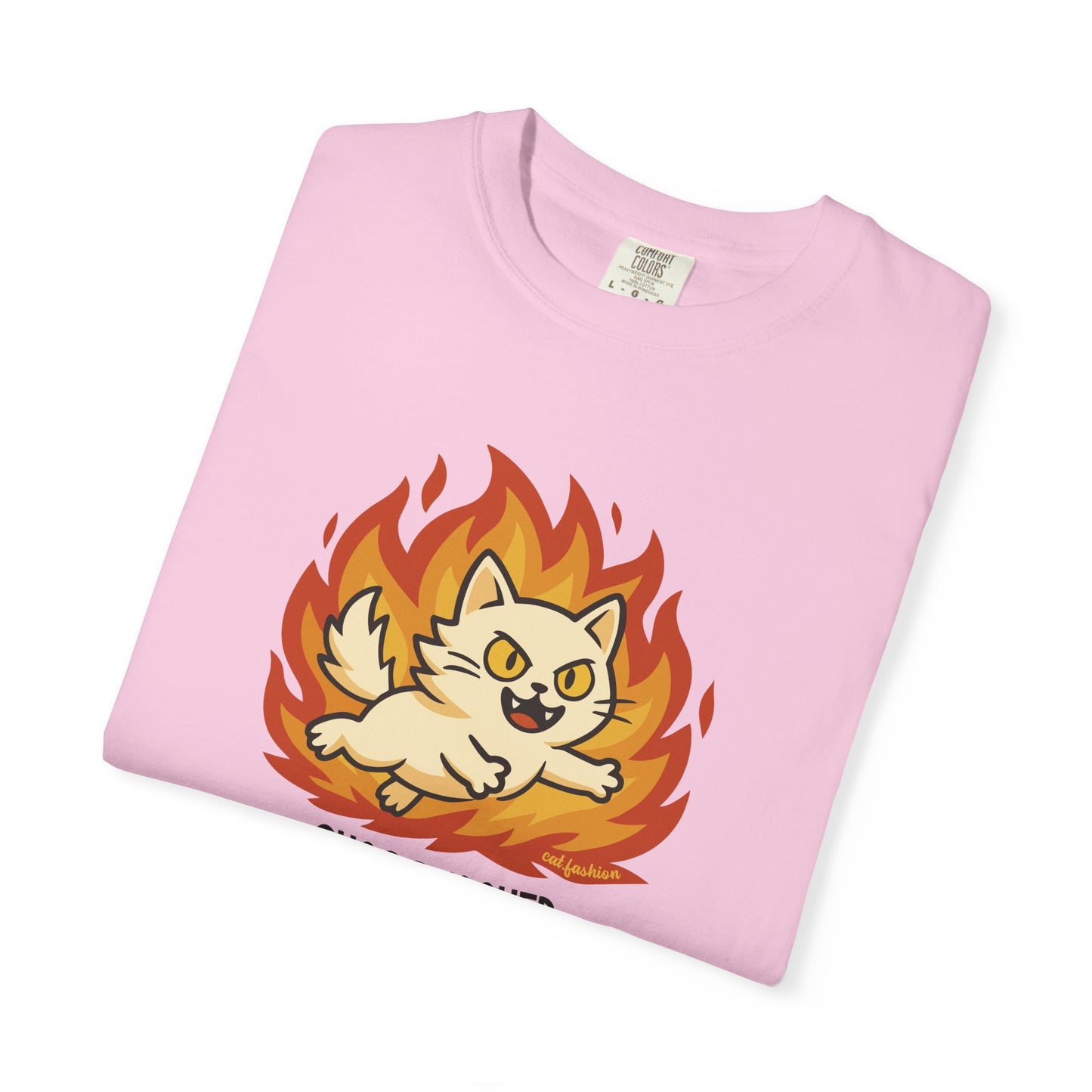 T-Shirt: Chaos Maker – Wild Cat in Flames Graphic Tee – Funny Unisex Shirt for Rebels, Gamers & Agents of Mayhem