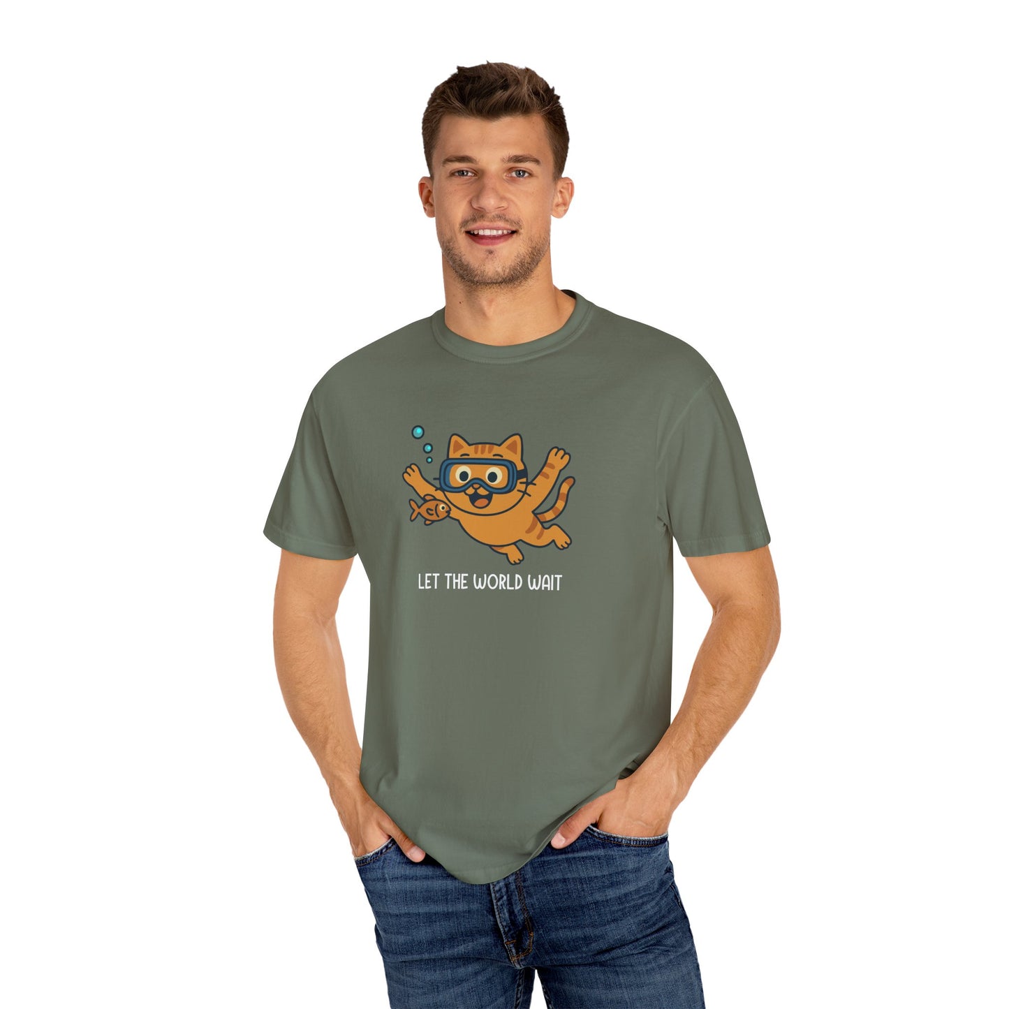 T-Shirt: Let The World Wait - Funny Swimming Cat Graphic Tee - Cute Unisex Shirt for Cat Lovers & Chill Vibes