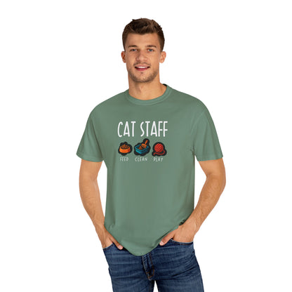 T-Shirt: Cat Staff Duties – Funny Pet Parent Graphic Tee – Cute Unisex Shirt Who Serve Their Furry Boss