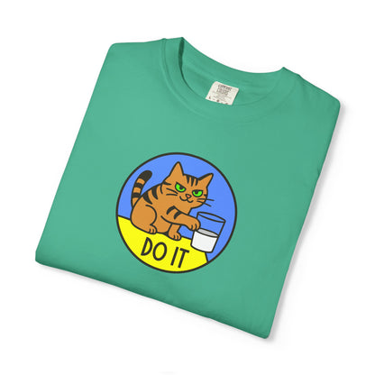 T-Shirt: Do It - Funny Cat Meme Graphic Tee with Kitty and Glass - Mischievous Unisex Shirt for Chaos-Loving Cat People