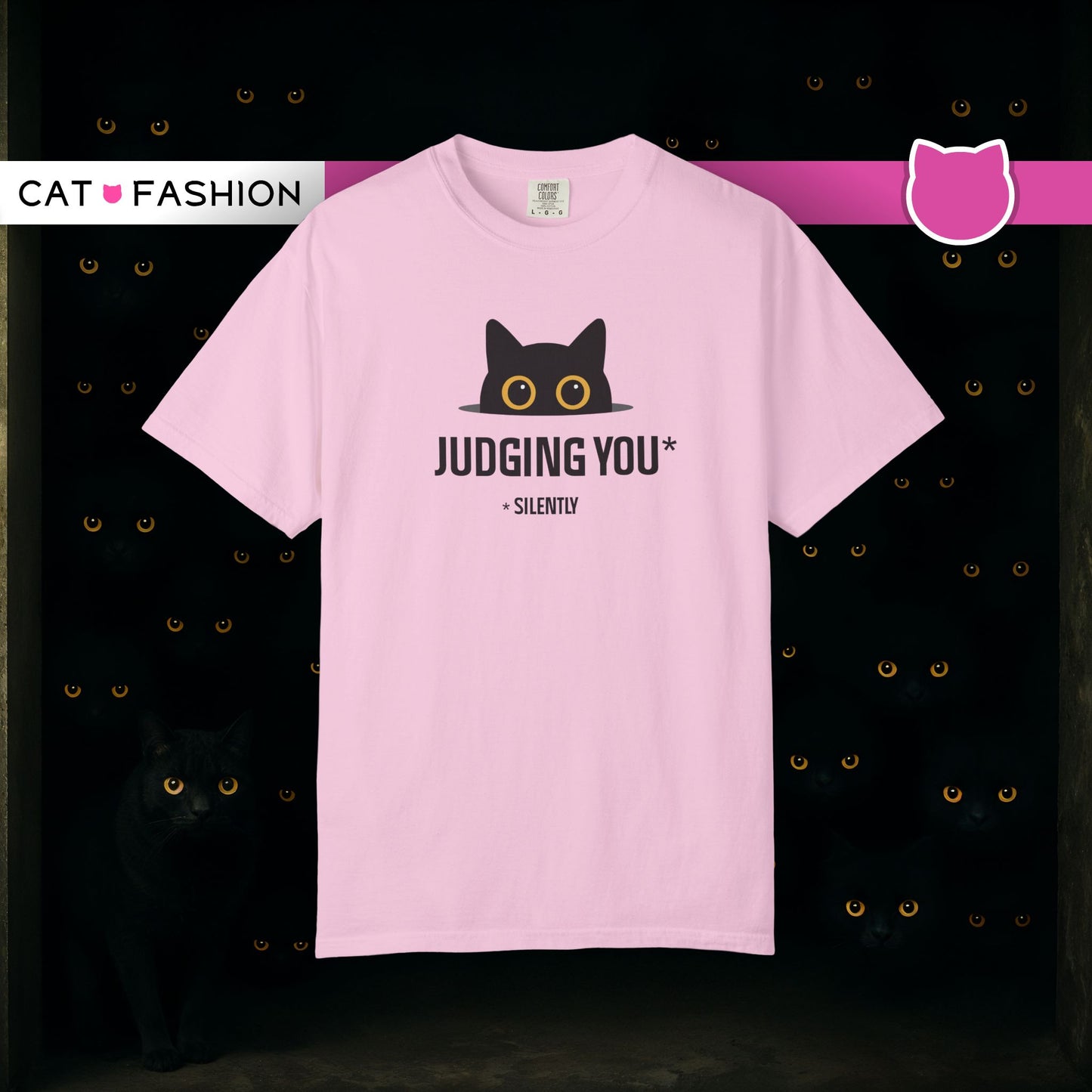 T-Shirt: Judging You. Silently – Funny Black Cat Eyes Graphic Tee – Snarky Unisex Shirt for Introverts & Cat Lovers