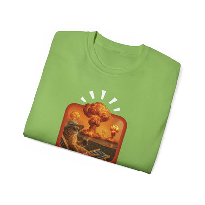 T-Shirt: Keep Calm – Surreal Cat in Chaos Artwork – Funny Apocalypse Parody for Dark Humor Fans
