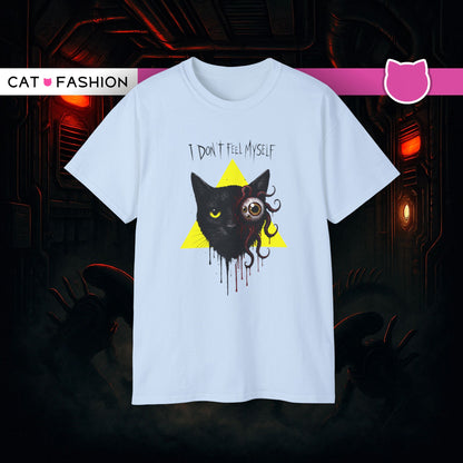 T-Shirt: I Don’t Feel Myself – Alien Horror Cat Graphic Tee – Creepy Gothic Unisex Shirt for Halloween & Sci-Fi Fans