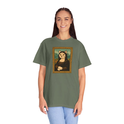 T-Shirt: Meow Mona Lisa - Cat Art Parody Graphic Tee - Leonardo da Vinci-Inspired Unisex Shirt for Cat Lovers and Art Fans