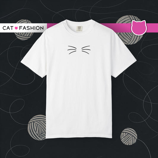 T-Shirt: Just Cat Whiskers – Minimalist Kitty Graphic Tee – Simple Cute Design Unisex Shirt for Everyday Style