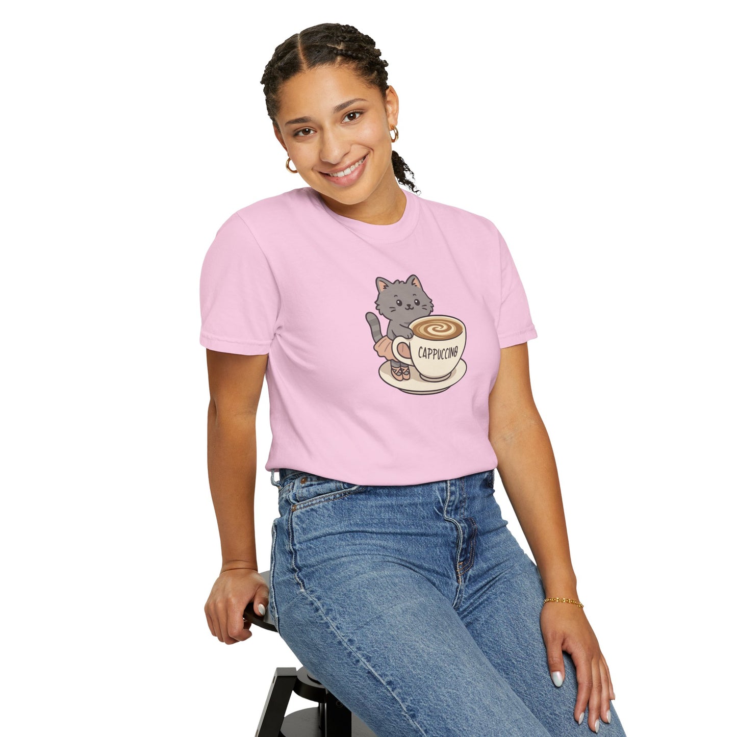 T-Shirt: Ballerina Meow Cappuccino – Cute Cat Ballet Coffee Lover Graphic Tee – Whimsical Unisex Shirt for Cozy Vibes & Caffeine Fans