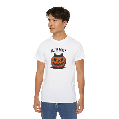 T-Shirt: Guess Who? – Halloween Cat Pumpkin Graphic Tee – Spooky Funny Unisex Shirt for Scary Season
