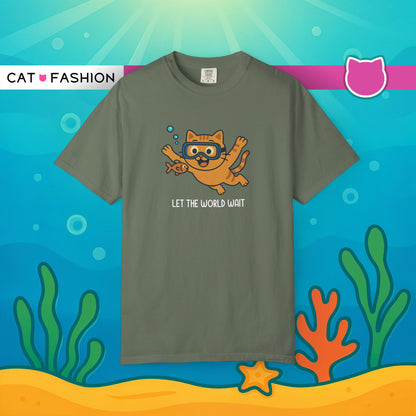 T-Shirt: Let The World Wait - Funny Swimming Cat Graphic Tee - Cute Unisex Shirt for Cat Lovers & Chill Vibes