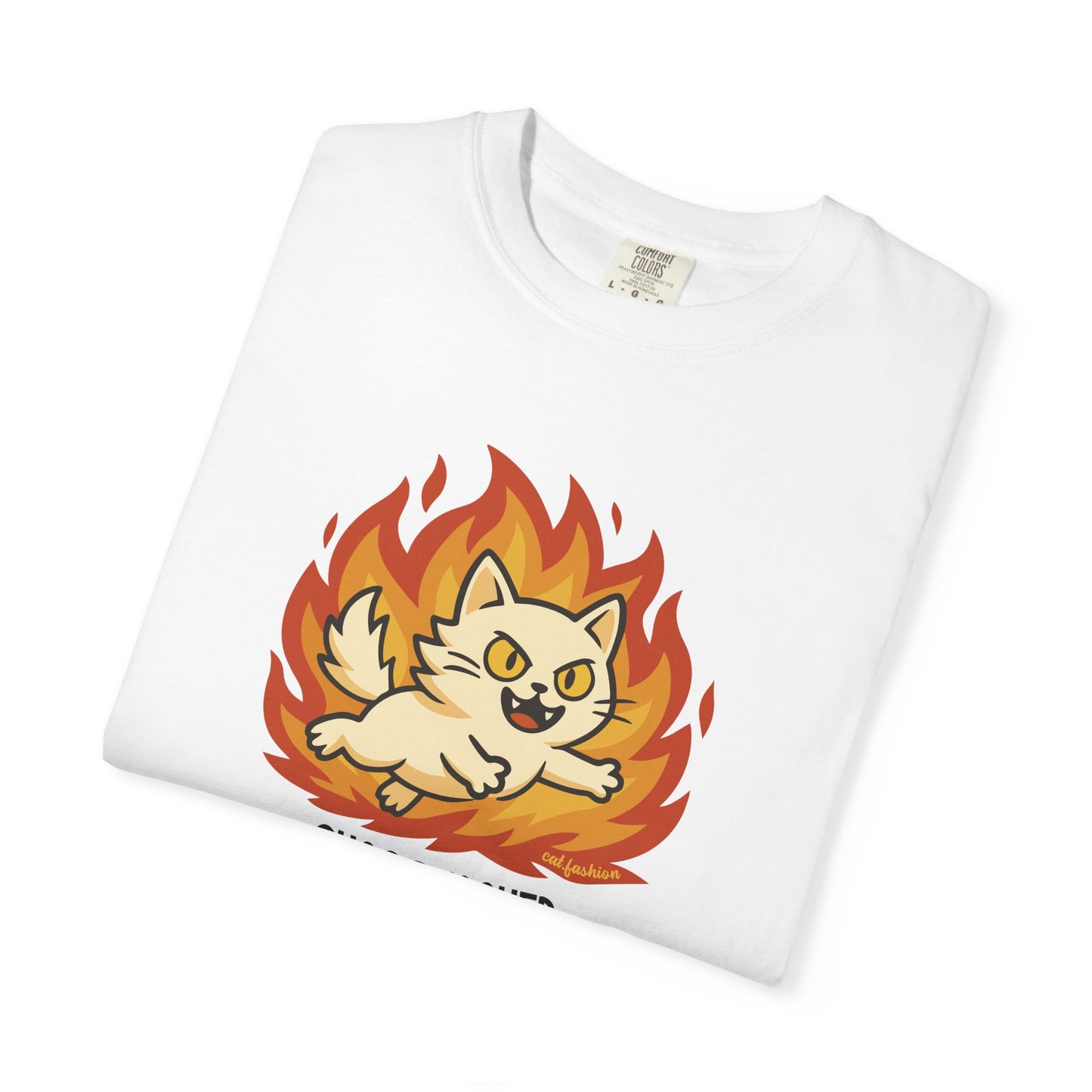 T-Shirt: Chaos Maker – Wild Cat in Flames Graphic Tee – Funny Unisex Shirt for Rebels, Gamers & Agents of Mayhem