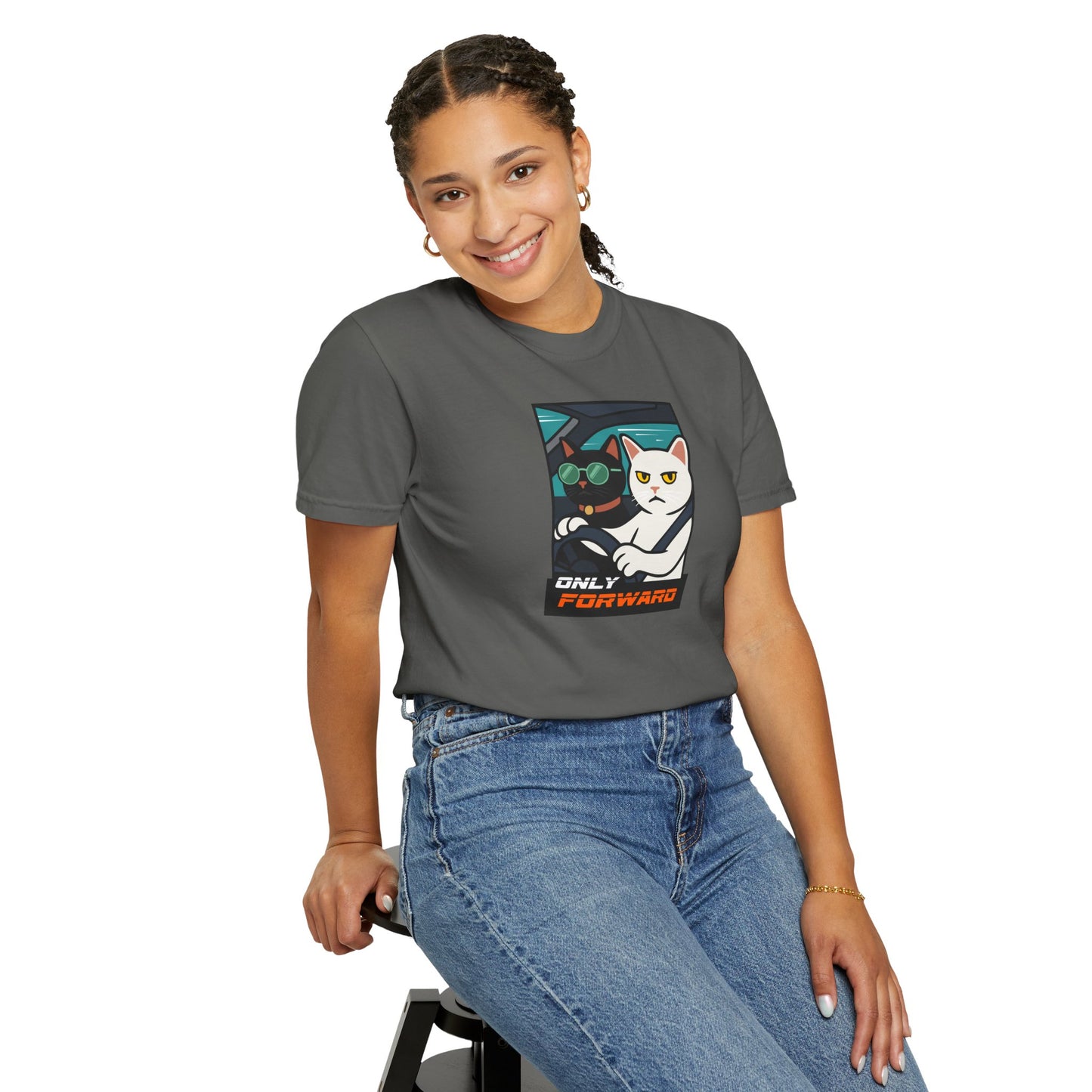 T-Shirt: Only Forward – Funny Cats Driving Graphic Tee – Cool Meme Shirt for Road Trip Fans