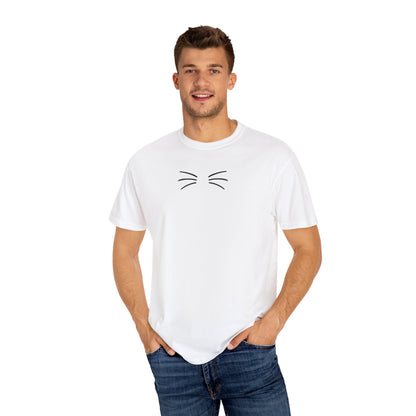 T-Shirt: Just Cat Whiskers – Minimalist Kitty Graphic Tee – Simple Cute Design Unisex Shirt for Everyday Style