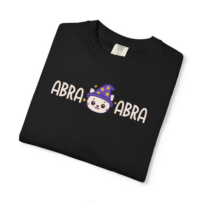T-Shirt: AbraCatAbra - Funny Wizard Cat Graphic Tee - Magical Unisex Shirt for Cat Lovers, Gamers, Witches & Whimsical Souls