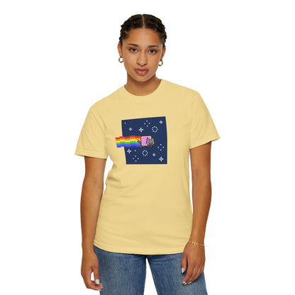 T-Shirt: Nyan Cat Meme - Funny Pixel Pop-Tart Cat in Space with Rainbow Trail - Retro Internet Viral Graphic Tee Unisex