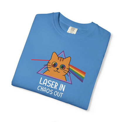 T-Shirt: Laser In - Chaos Out Cat Tee - Funny Rainbow Triangle Meme Shirt - Unisex Graphic Top for Nerds, Gamers and Cat People