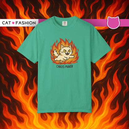 T-Shirt: Chaos Maker – Wild Cat in Flames Graphic Tee – Funny Unisex Shirt for Rebels, Gamers & Agents of Mayhem