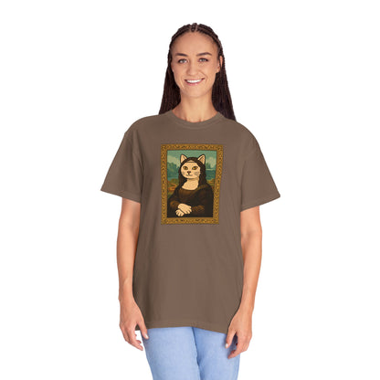 T-Shirt: Meow Mona Lisa - Cat Art Parody Graphic Tee - Leonardo da Vinci-Inspired Unisex Shirt for Cat Lovers and Art Fans