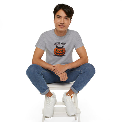 T-Shirt: Guess Who? – Halloween Cat Pumpkin Graphic Tee – Spooky Funny Unisex Shirt for Scary Season