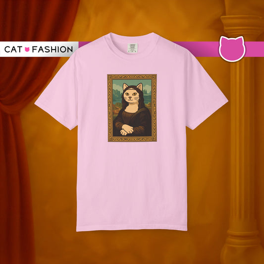 T-Shirt: Meow Mona Lisa - Cat Art Parody Graphic Tee - Leonardo da Vinci-Inspired Unisex Shirt for Cat Lovers and Art Fans